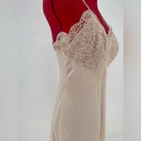Gorgeous Artemis Mid Century Pale Nude Nylon Full Slip Lacey Bust Overlay - Picture 9 of 12